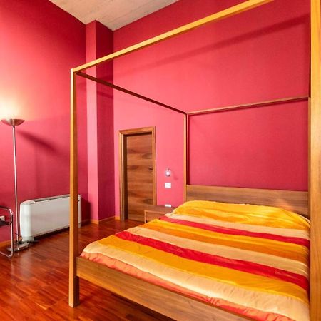Dora Riverside Modern Apartment With Private Parking Turin Bagian luar foto