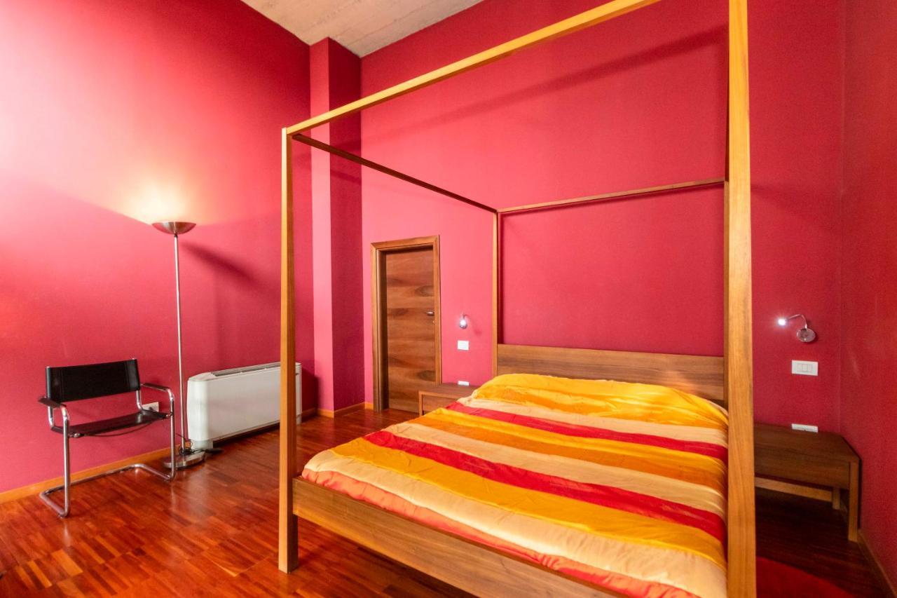 Dora Riverside Modern Apartment With Private Parking Turin Bagian luar foto