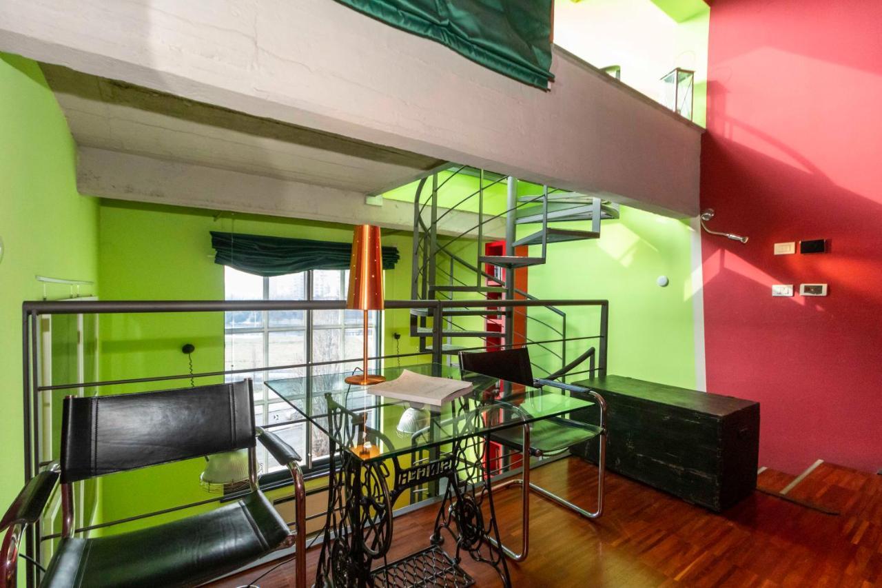 Dora Riverside Modern Apartment With Private Parking Turin Bagian luar foto