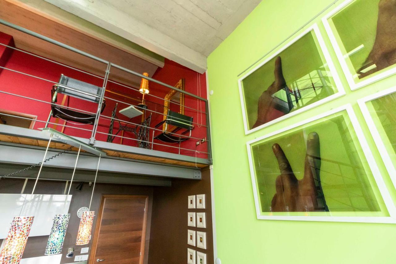 Dora Riverside Modern Apartment With Private Parking Turin Bagian luar foto