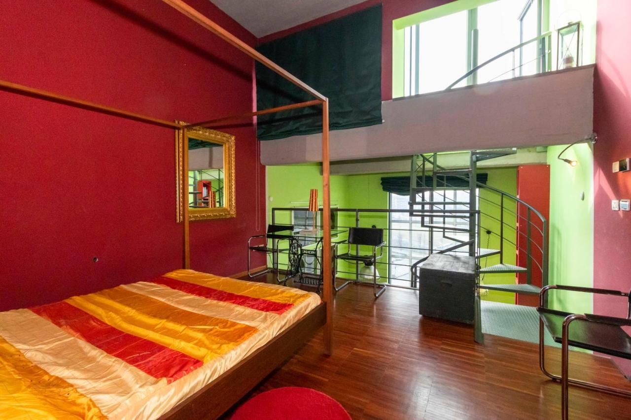 Dora Riverside Modern Apartment With Private Parking Turin Bagian luar foto